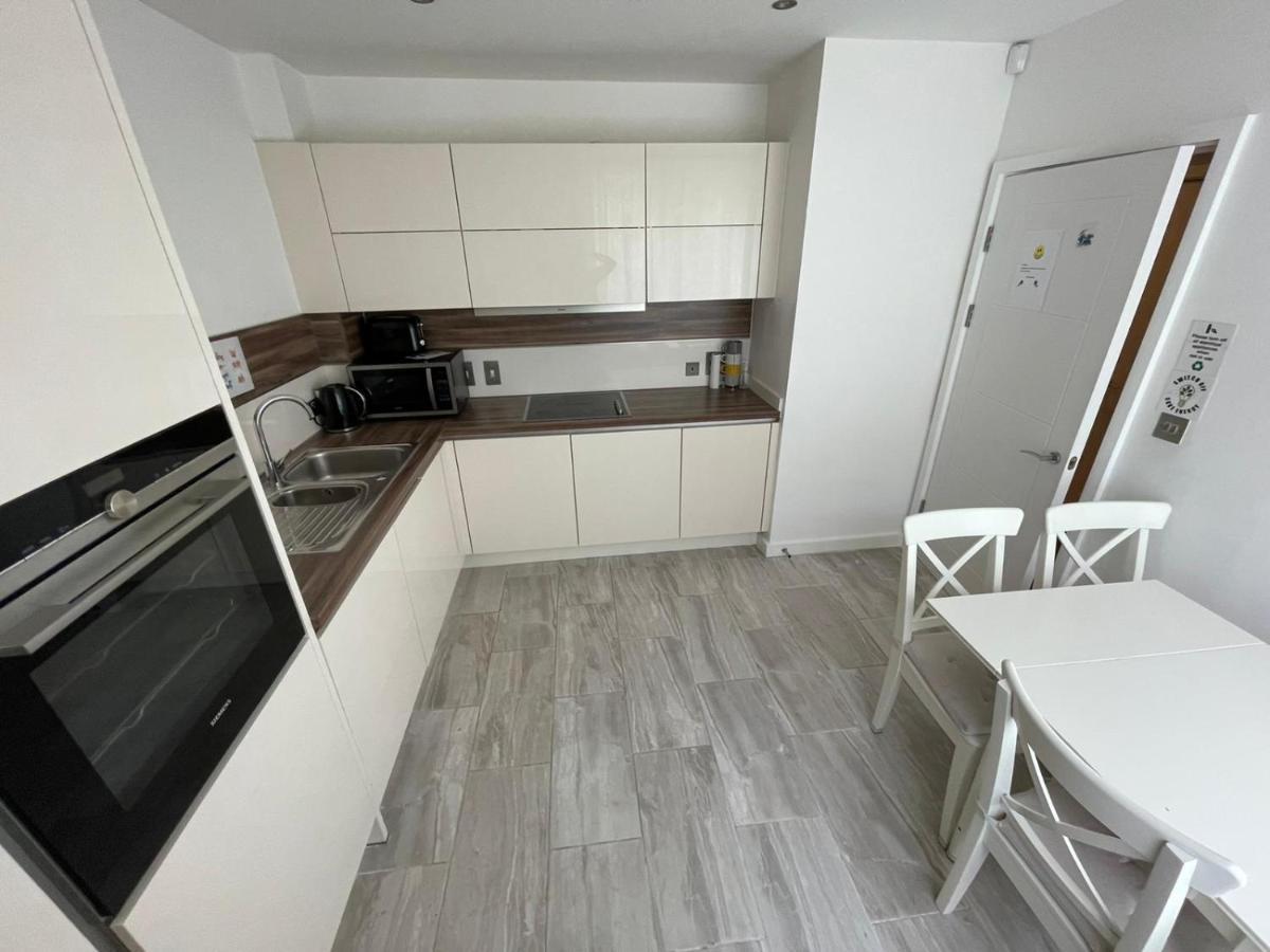 London Stratford Luxury House: Spacious Garden Retreat Near Westfield Exterior photo