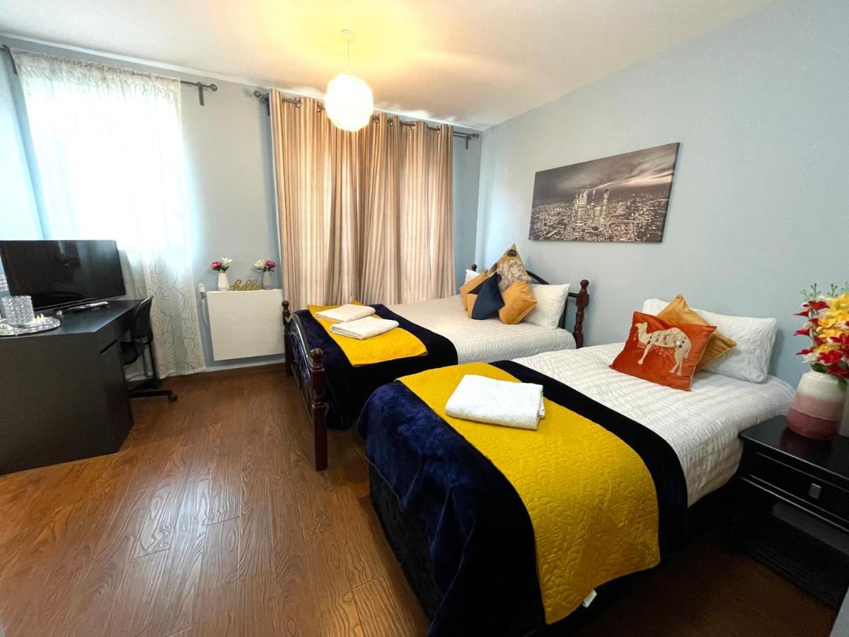 London Stratford Luxury House: Spacious Garden Retreat Near Westfield Exterior photo